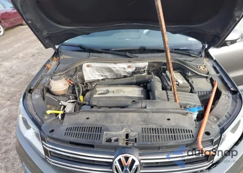 2018 Volkswagen Tiguan Limited 2.0T z USA, uszkodzony, nr VIN WVGBV7AXXJK004430